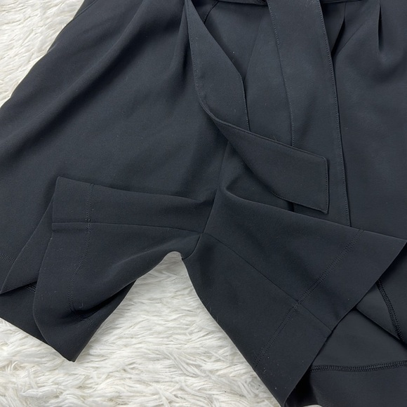 Lululemon Noir Short 5.5" Black - Picture 3 of 6